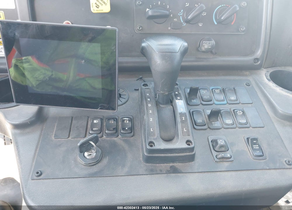 2020 FREIGHTLINER M2 106 VIN: 1FVACXFC9LHKM5606