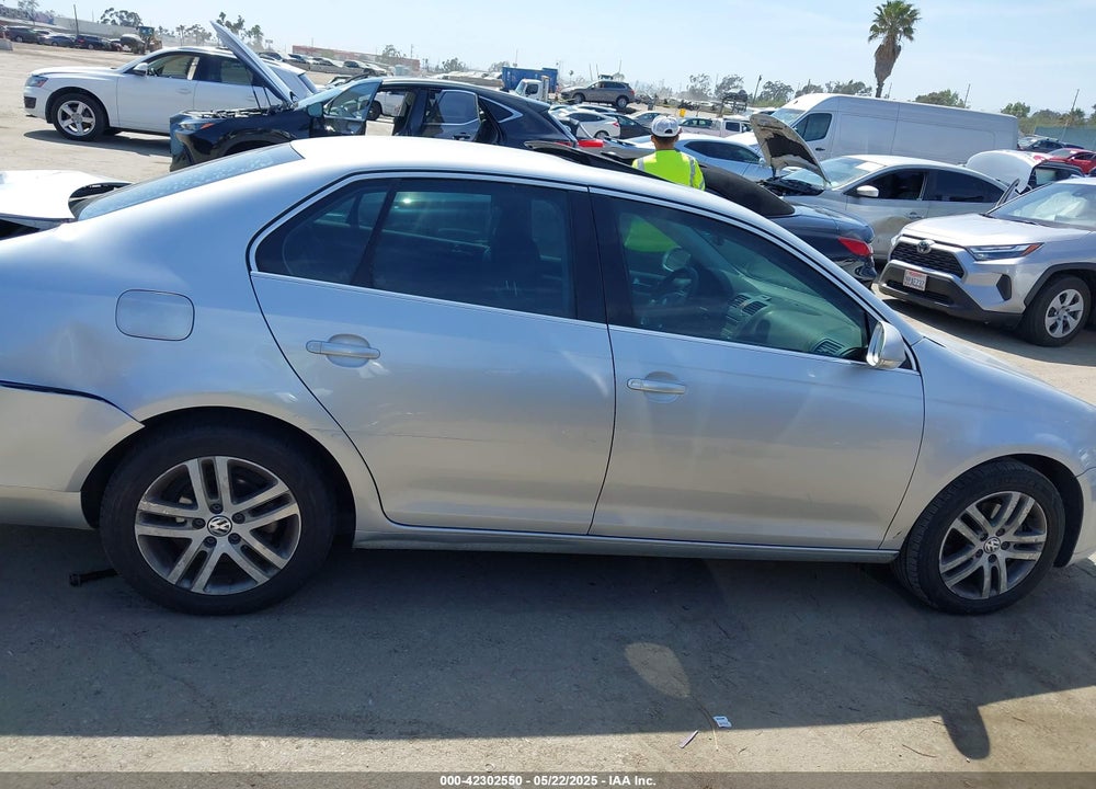 2005 VOLKSWAGEN JETTA 2.5 VIN: 3VWSG71K35M628391