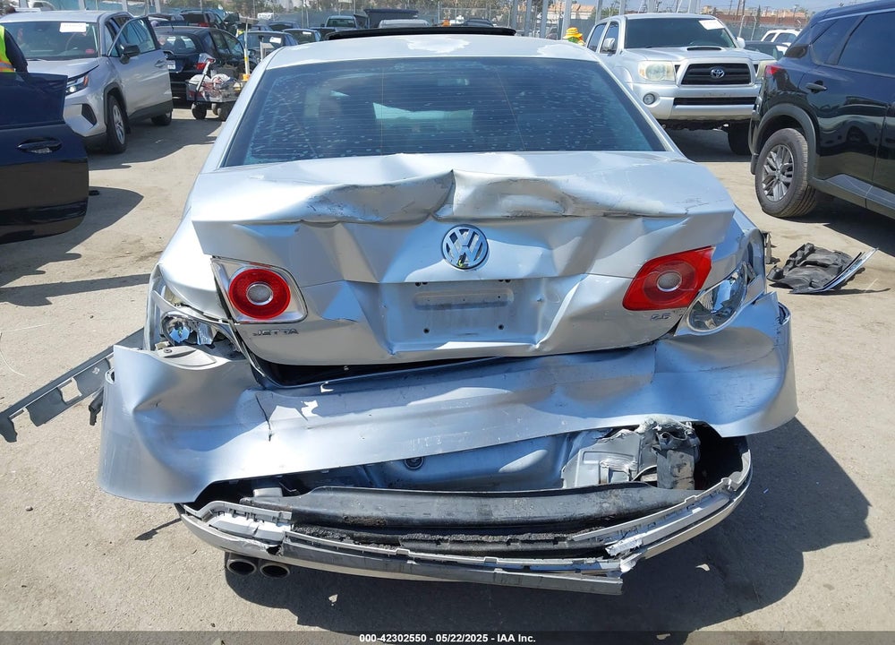 2005 VOLKSWAGEN JETTA 2.5 VIN: 3VWSG71K35M628391