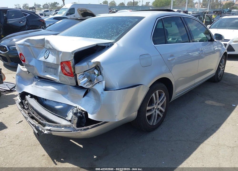 2005 VOLKSWAGEN JETTA 2.5 VIN: 3VWSG71K35M628391