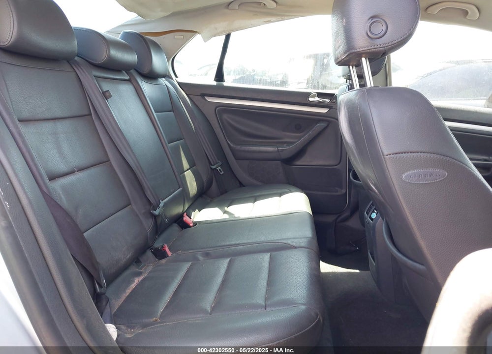 2005 VOLKSWAGEN JETTA 2.5 VIN: 3VWSG71K35M628391