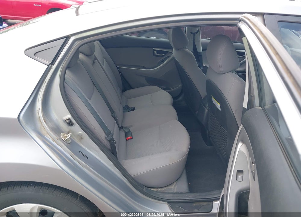2016 HYUNDAI ELANTRA VIN: 5NPDH4AE1GH715927