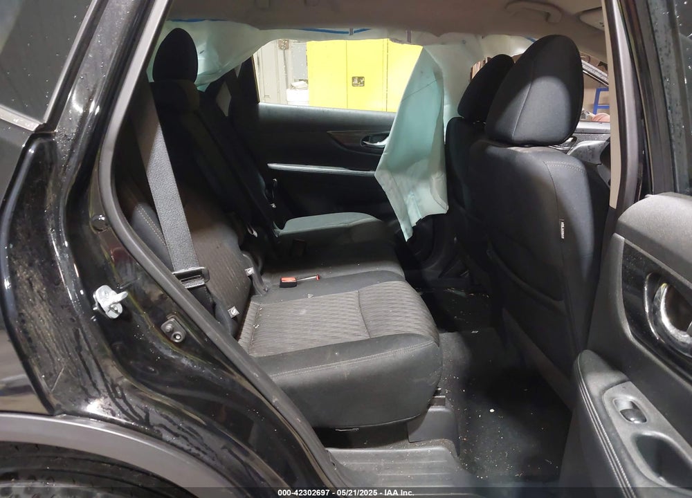 2017 NISSAN ROGUE VIN: 5N1AT2MT3HC751367