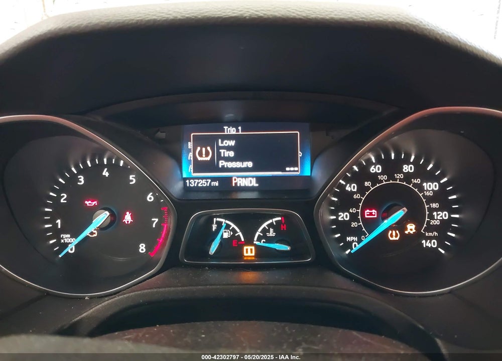 2015 FORD FOCUS VIN: 1FADP3E24FL380157