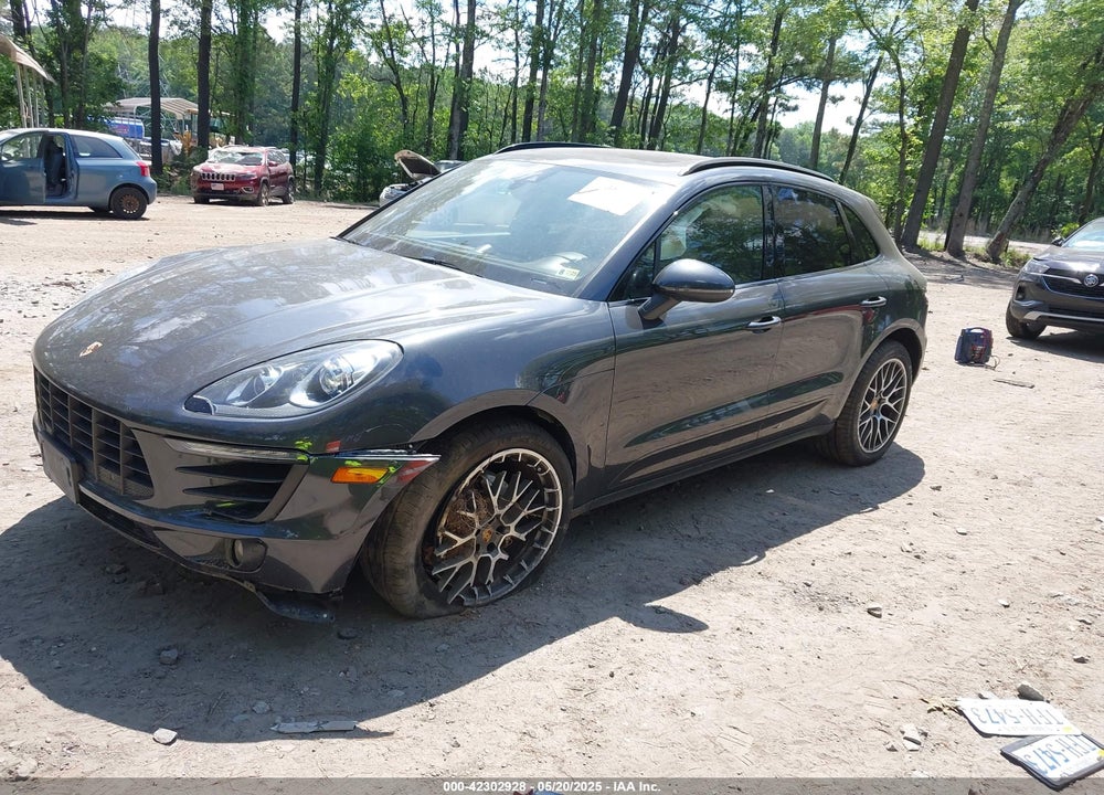 2017 PORSCHE MACAN VIN: WP1AB2A59HLB11370