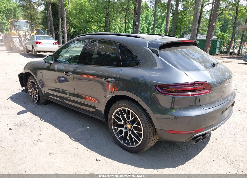 2017 PORSCHE MACAN VIN: WP1AB2A59HLB11370