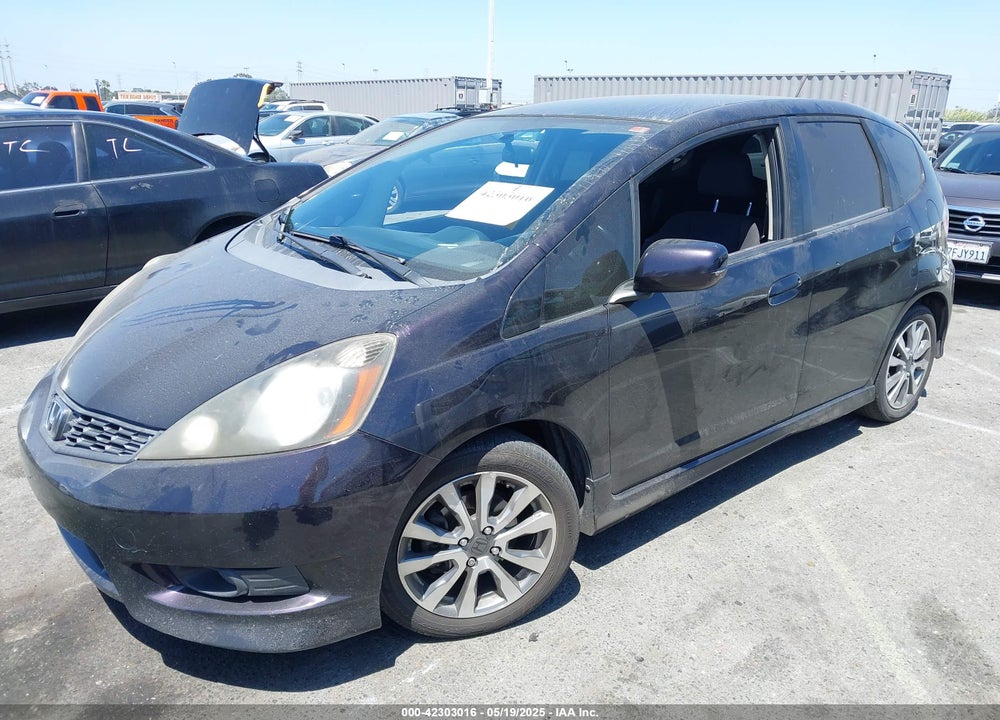 2013 HONDA FIT SPORT VIN: JHMGE8H57DC045146