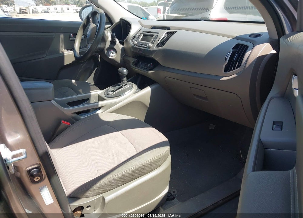 2011 KIA SPORTAGE LX VIN: KNDPBCA20B7170217