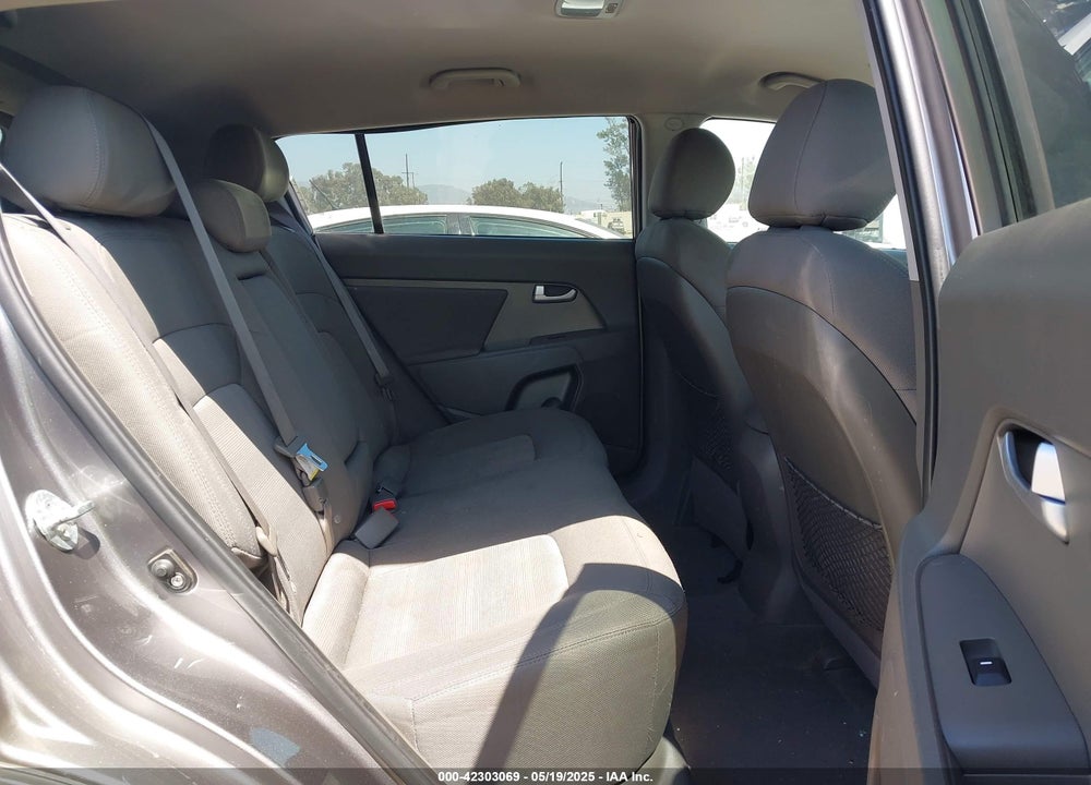 2011 KIA SPORTAGE LX VIN: KNDPBCA20B7170217
