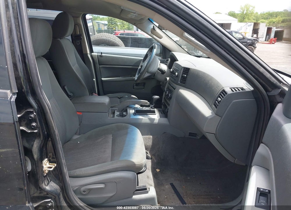 2007 JEEP GRAND CHEROKEE VIN: 1J8GR48K17C567272