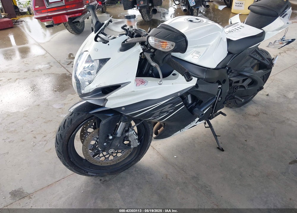 2011 SUZUKI GSX-R600 VIN: JS1GN7FA5B2100833