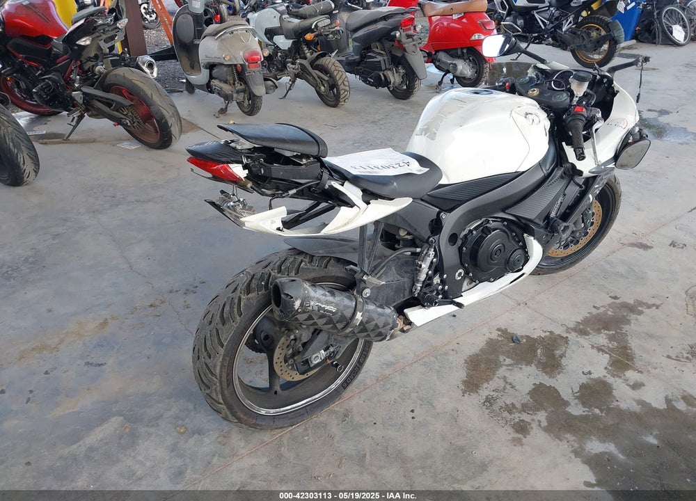 2011 SUZUKI GSX-R600 VIN: JS1GN7FA5B2100833