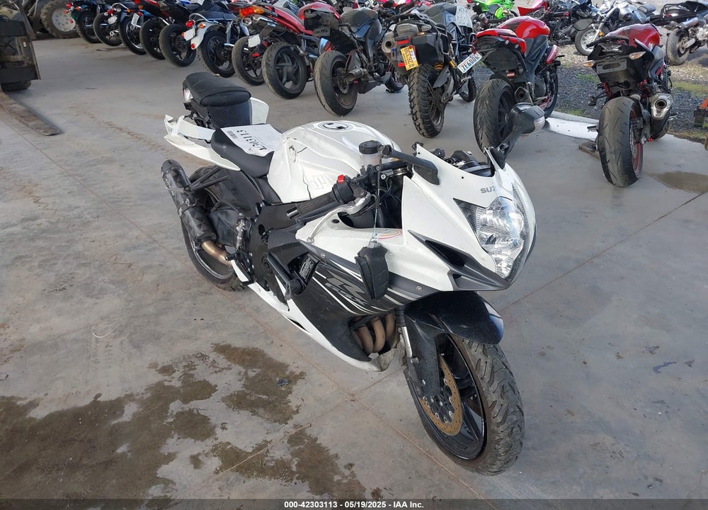 2011 SUZUKI GSX-R600 VIN: JS1GN7FA5B2100833