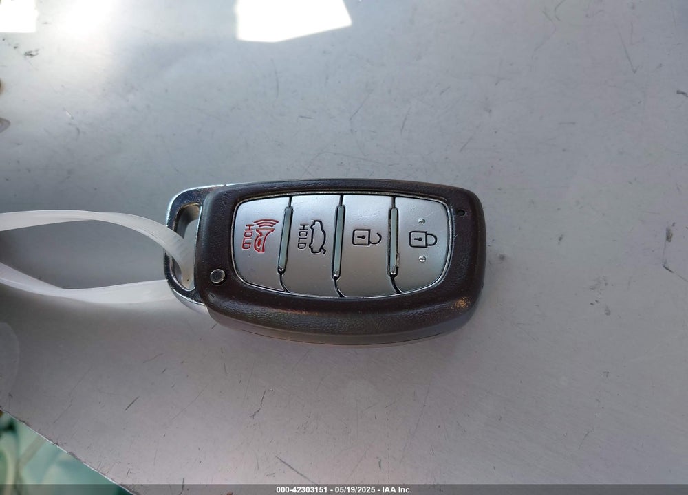 2017 HYUNDAI ELANTRA VIN: KMHD84LF9HU225664