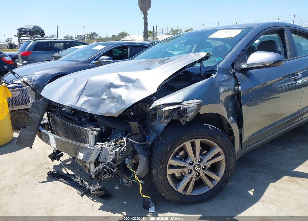 2017 HYUNDAI ELANTRA VIN: KMHD84LF9HU225664