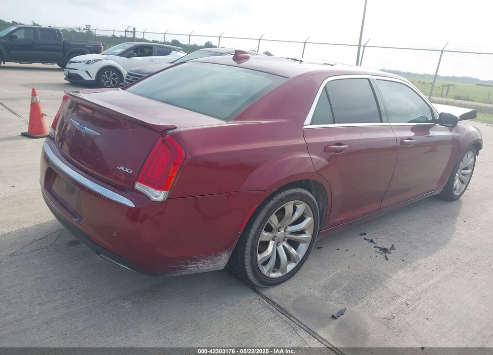 2018 CHRYSLER 300 VIN: 2C3CCAAG7JH285772