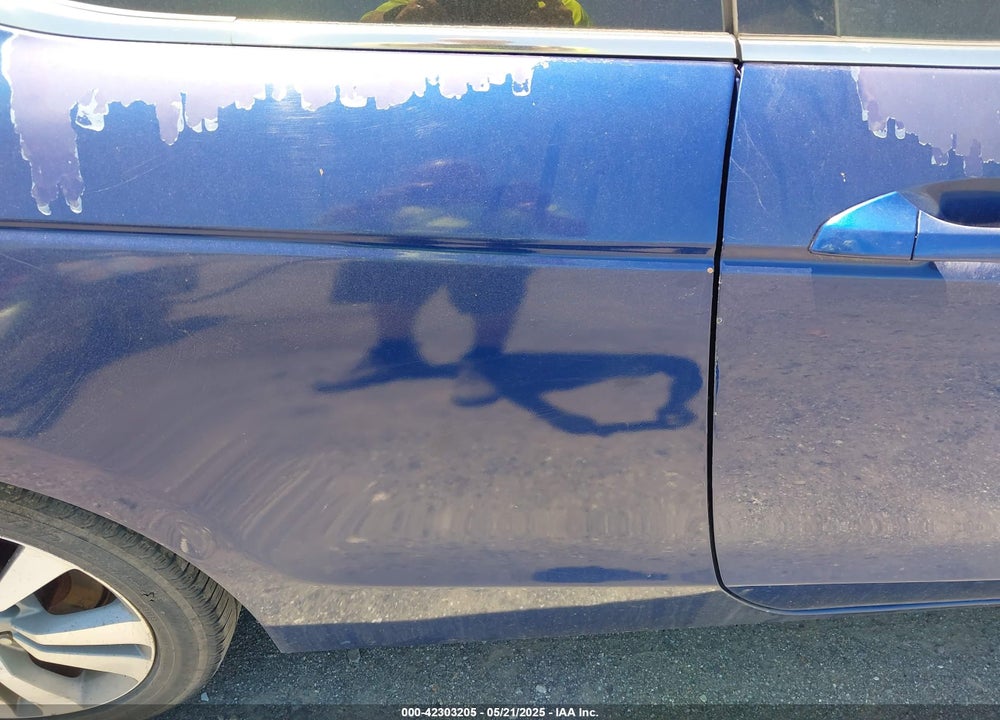 2009 HONDA ACCORD VIN: 1HGCS128X9A015839