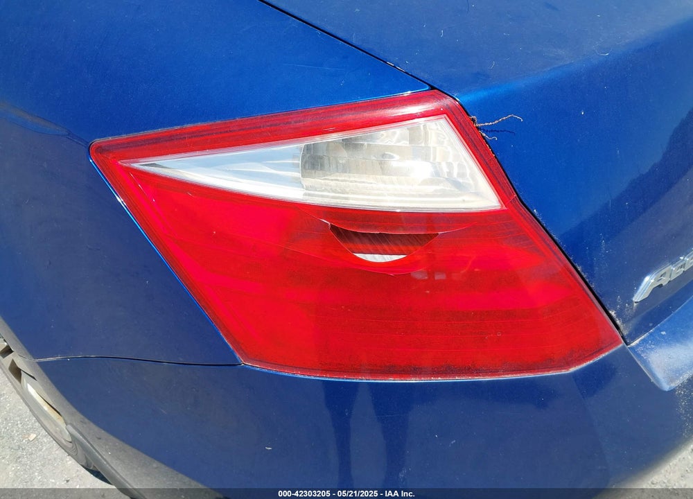 2009 HONDA ACCORD VIN: 1HGCS128X9A015839