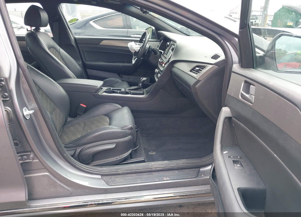 2019 HYUNDAI SONATA SPORT VIN: 5NPE34AF3KH758220