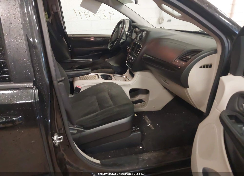 2015 DODGE GRAND CARAVAN VIN: 2C4RDGCG6FR614692