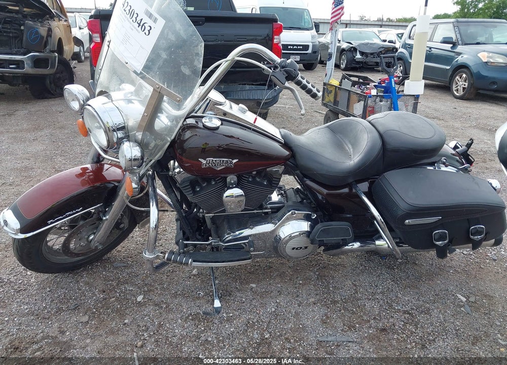 2011 HARLEY-DAVIDSON FLHRC VIN: 1HD1FRM17BB636818