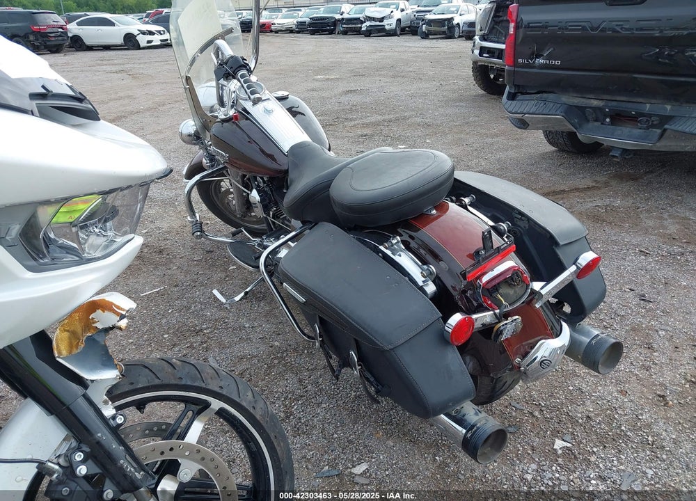 2011 HARLEY-DAVIDSON FLHRC VIN: 1HD1FRM17BB636818