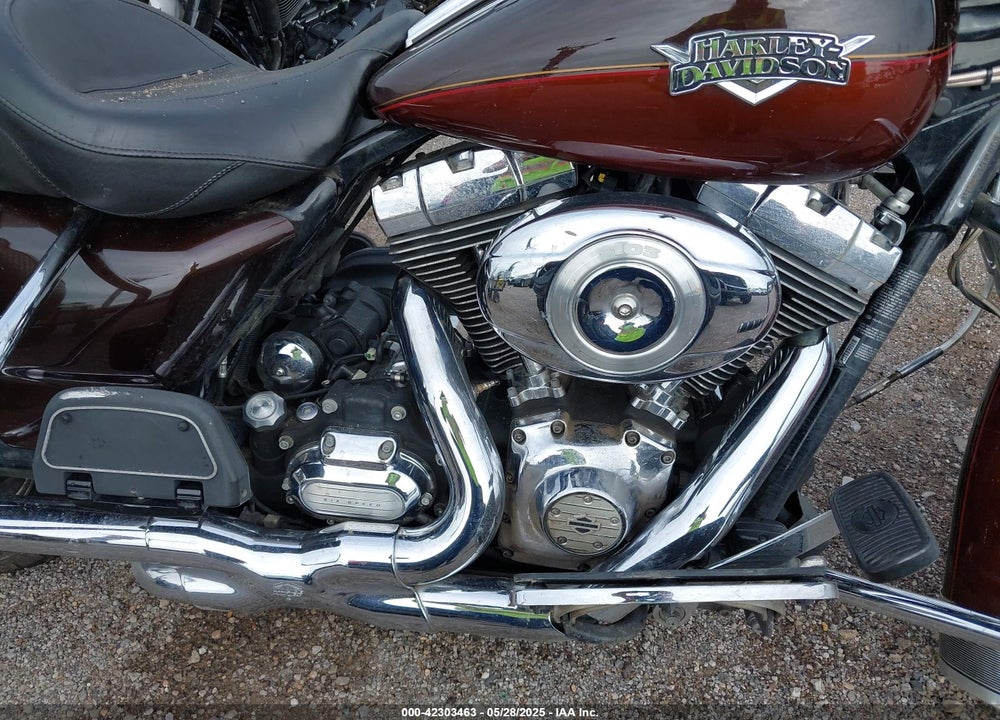 2011 HARLEY-DAVIDSON FLHRC VIN: 1HD1FRM17BB636818