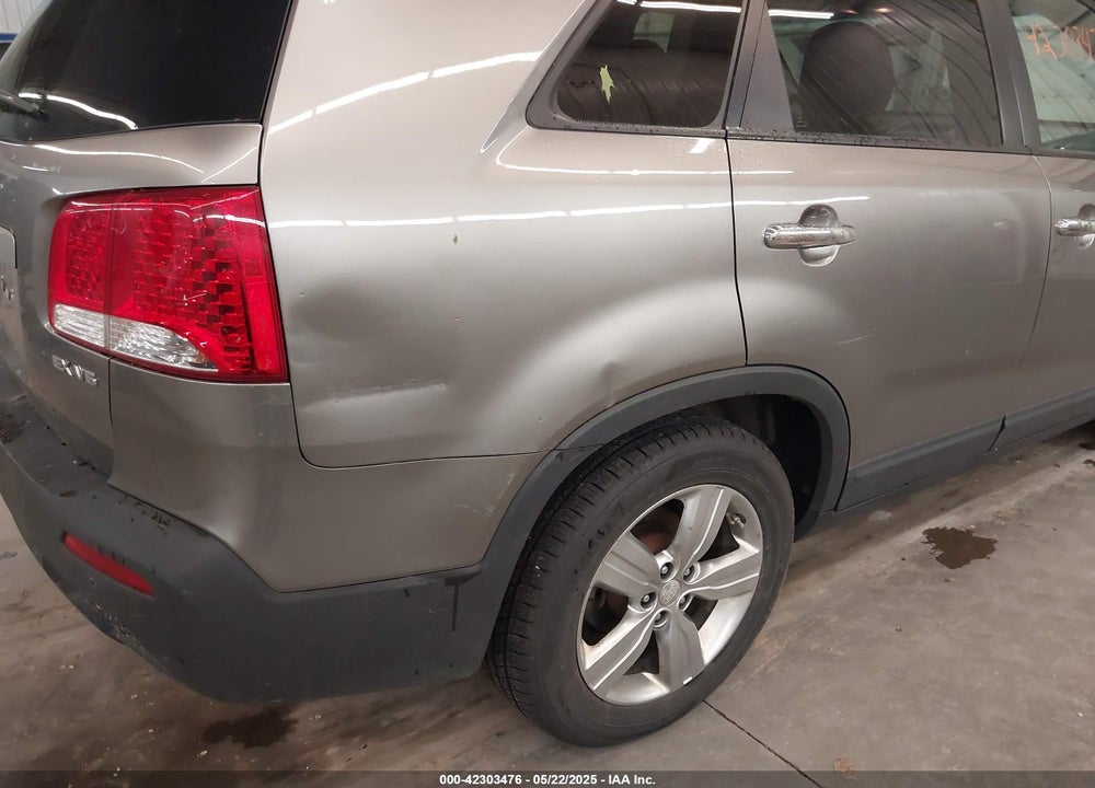 2012 KIA SORENTO VIN: 5XYKUDA29CG209028