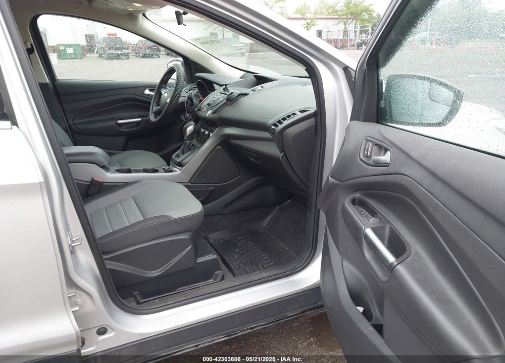 2016 FORD ESCAPE VIN: 1FMCU0G70GUA28559