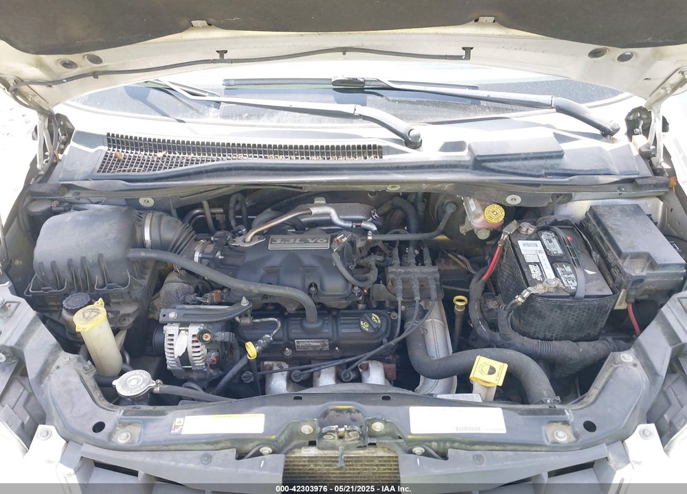 2008 CHRYSLER TOWN & COUNTRY VIN: 2A8HR44HX8R724952