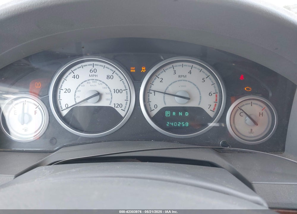 2008 CHRYSLER TOWN & COUNTRY VIN: 2A8HR44HX8R724952