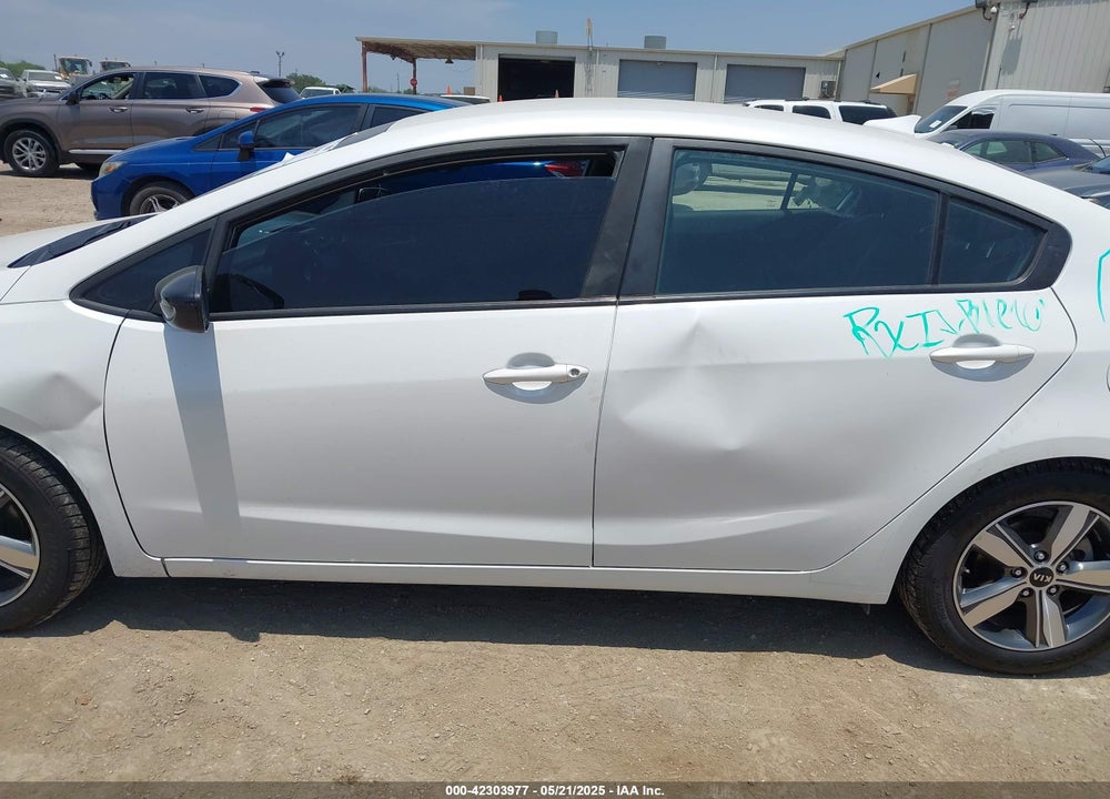 2018 KIA FORTE VIN: 3KPFL4A73JE255688