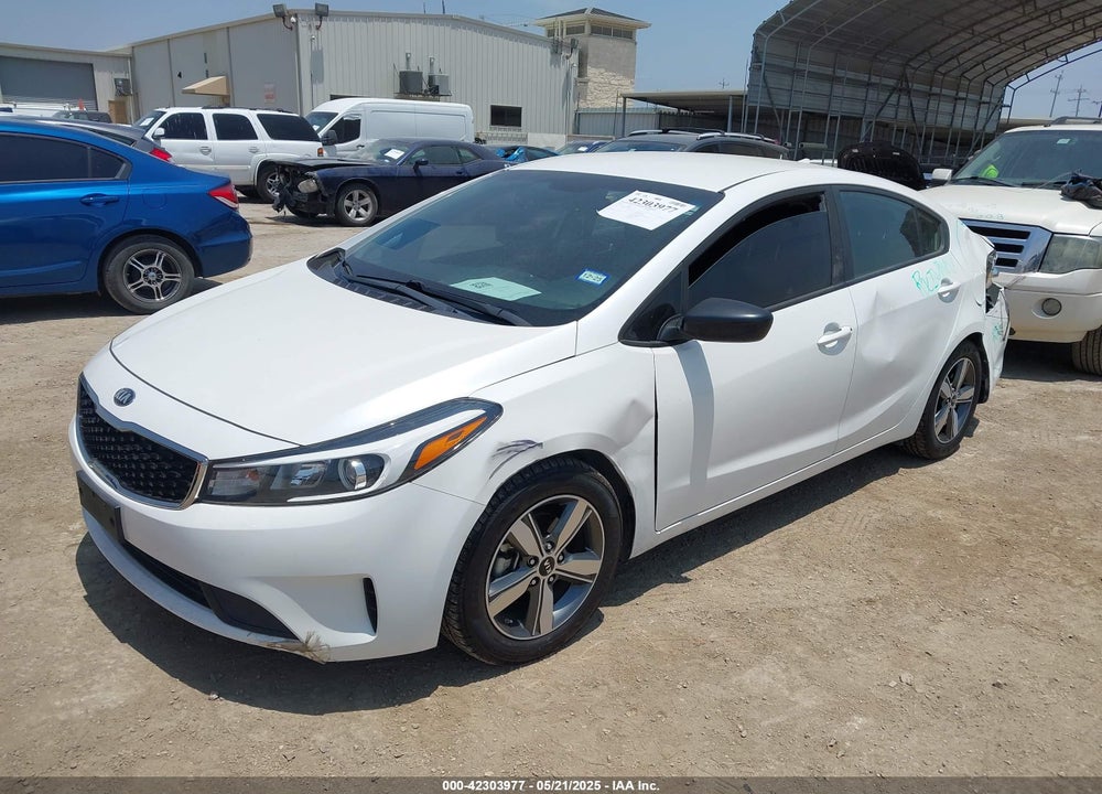 2018 KIA FORTE VIN: 3KPFL4A73JE255688
