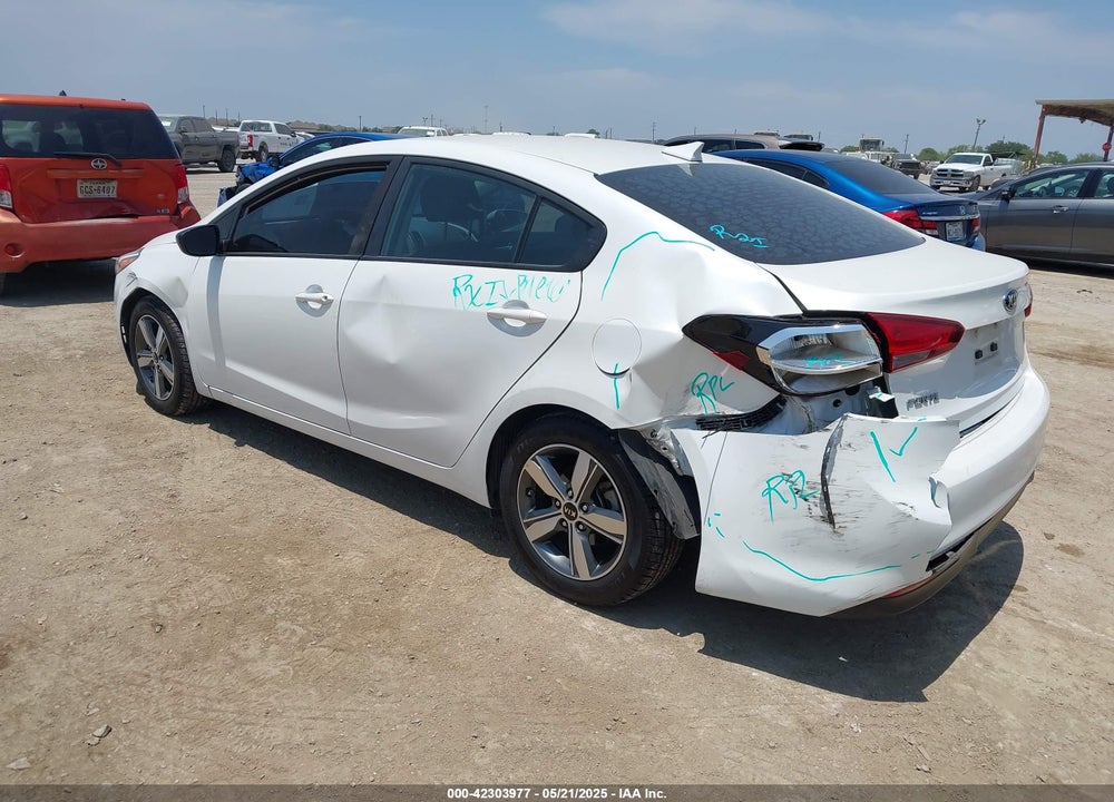 2018 KIA FORTE VIN: 3KPFL4A73JE255688