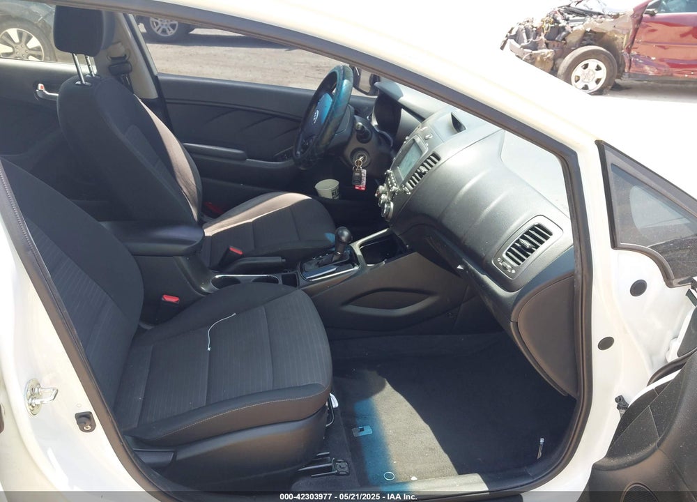 2018 KIA FORTE VIN: 3KPFL4A73JE255688