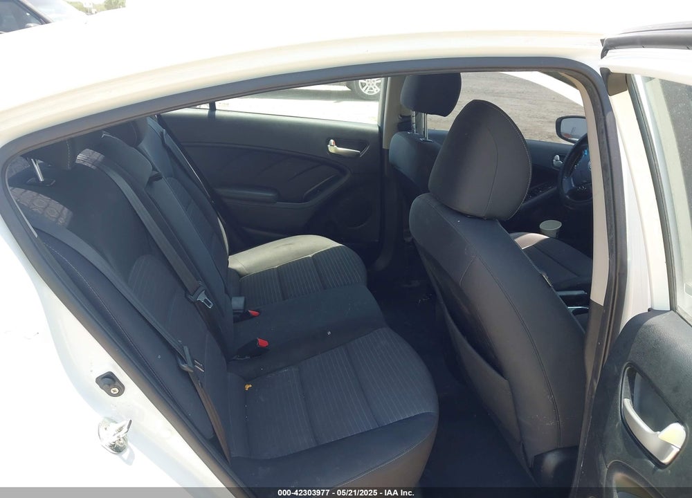 2018 KIA FORTE VIN: 3KPFL4A73JE255688