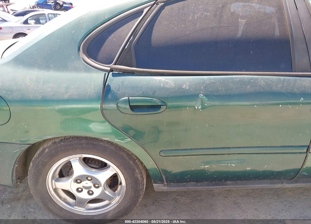 2000 FORD TAURUS LX VIN: 1FAFP52U1YG106405
