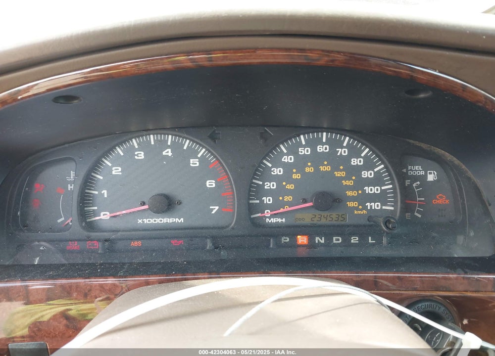 2000 TOYOTA 4RUNNER LIMITED V6 VIN: JT3GN87R6Y0147815