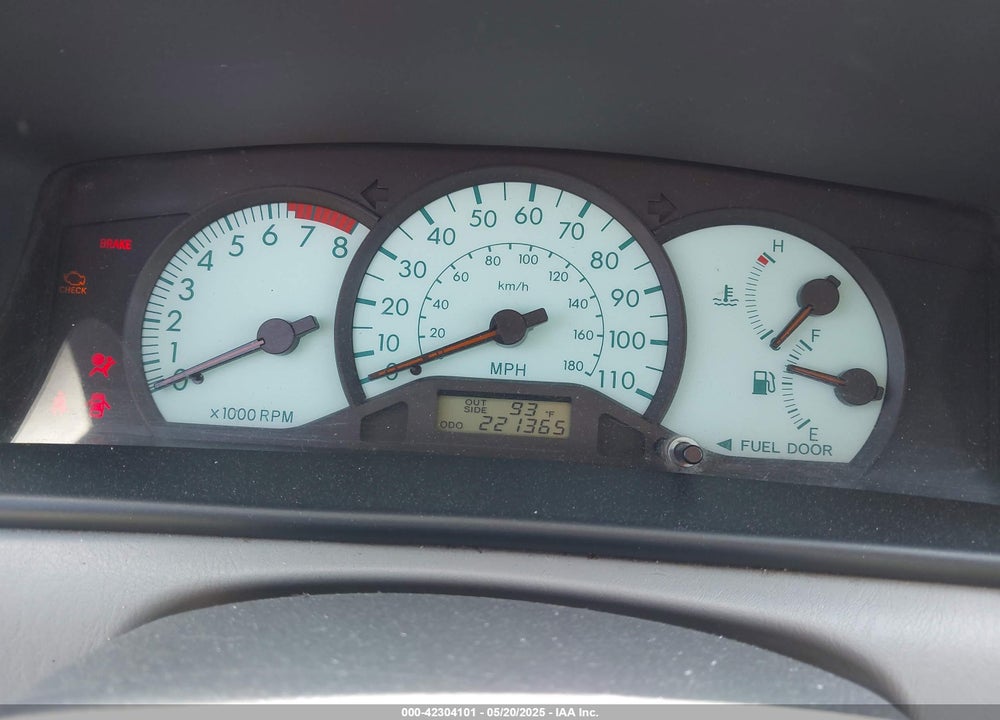 2004 TOYOTA COROLLA LE VIN: JTDBR32EX42027659
