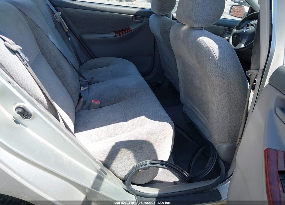 2004 TOYOTA COROLLA LE VIN: JTDBR32EX42027659