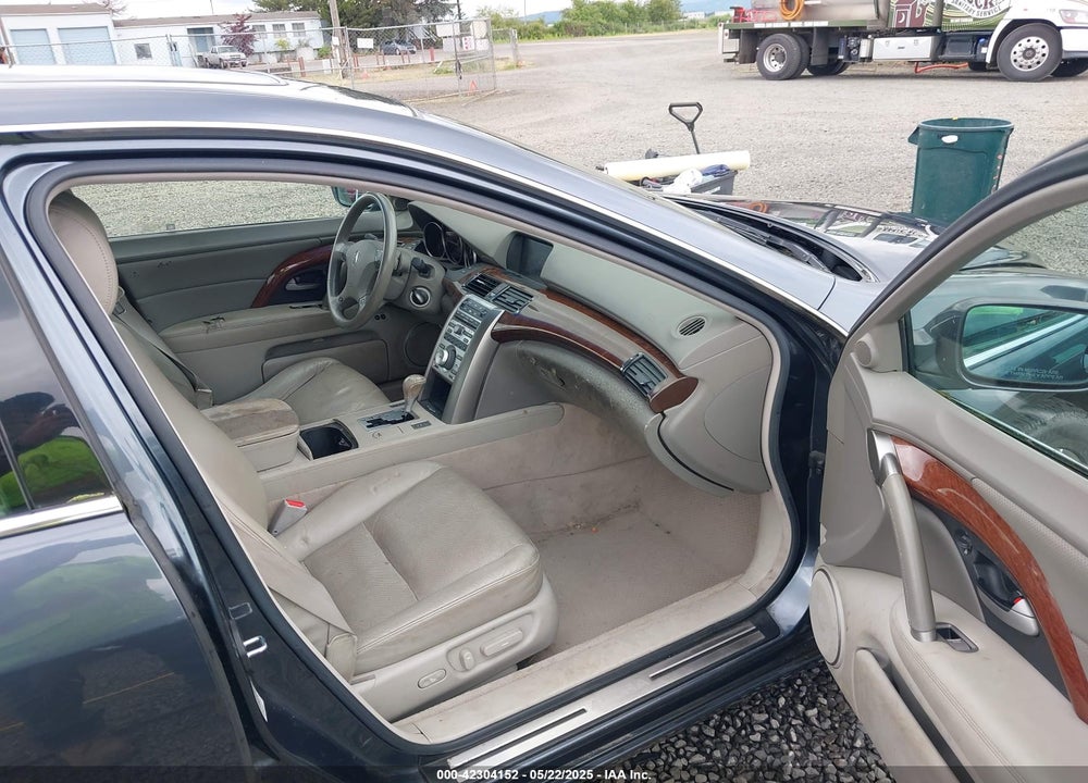 2008 ACURA RL VIN: JH4KB16658C002744