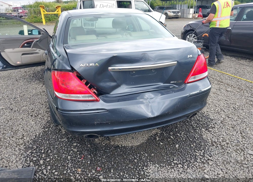 2008 ACURA RL VIN: JH4KB16658C002744