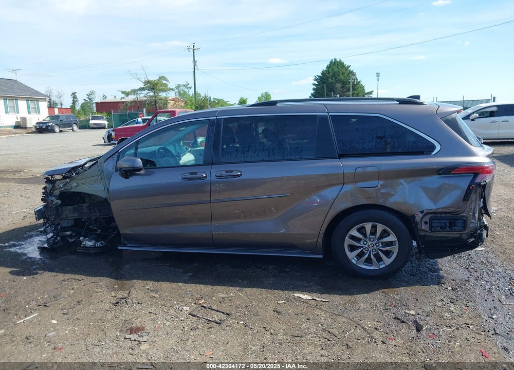 2022 TOYOTA SIENNA VIN: 5TDBSKFC1NS049616