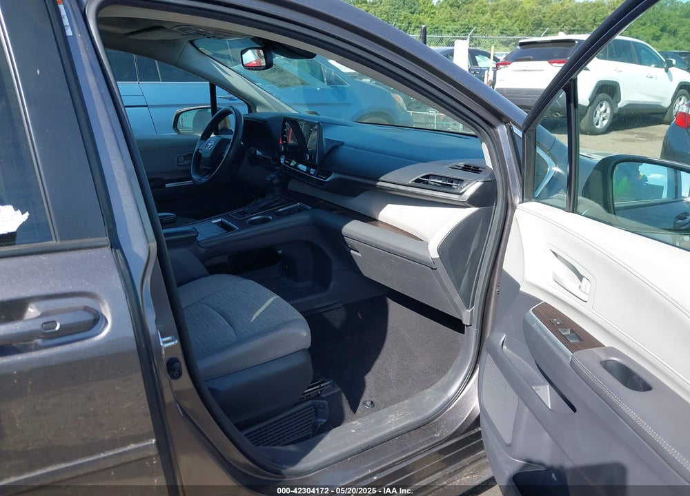 2022 TOYOTA SIENNA VIN: 5TDBSKFC1NS049616