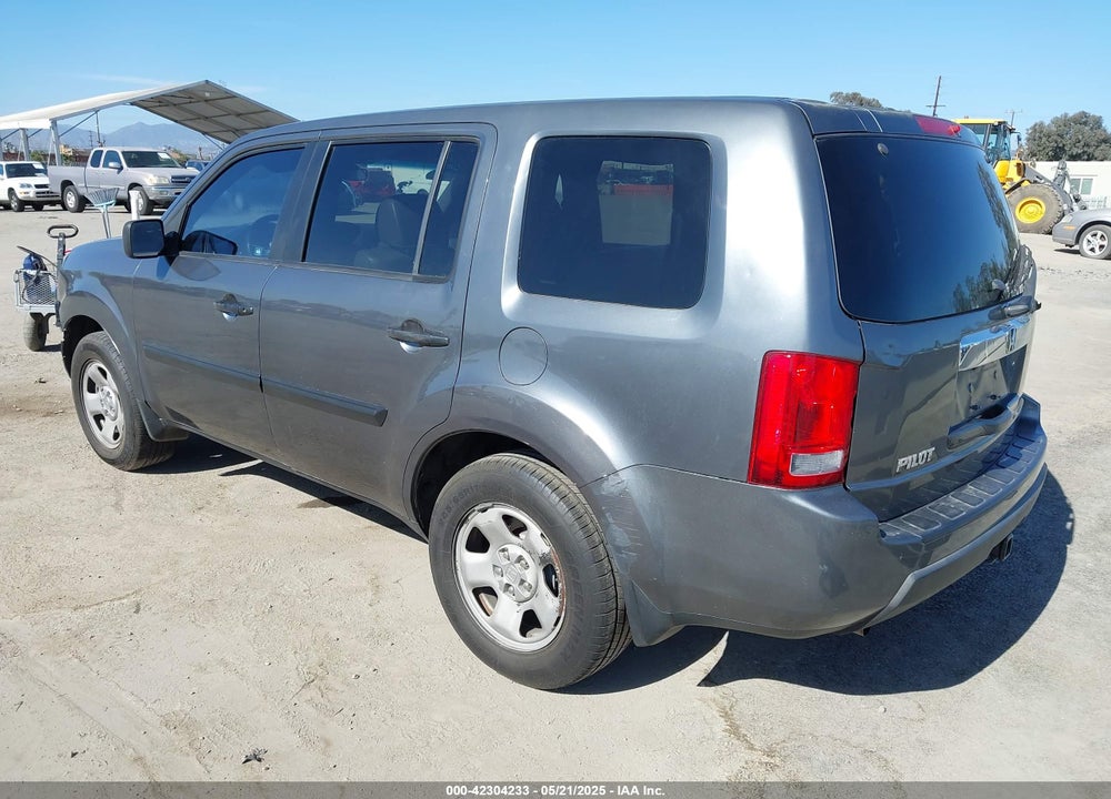2011 HONDA PILOT VIN: 5FNYF3H24BB016196