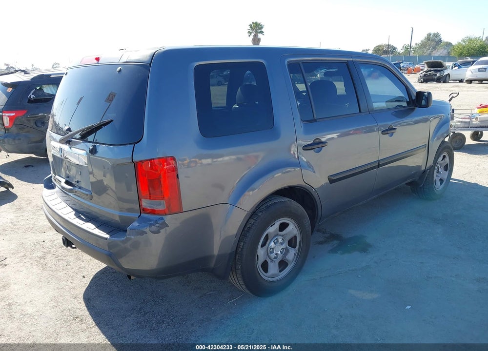 2011 HONDA PILOT VIN: 5FNYF3H24BB016196