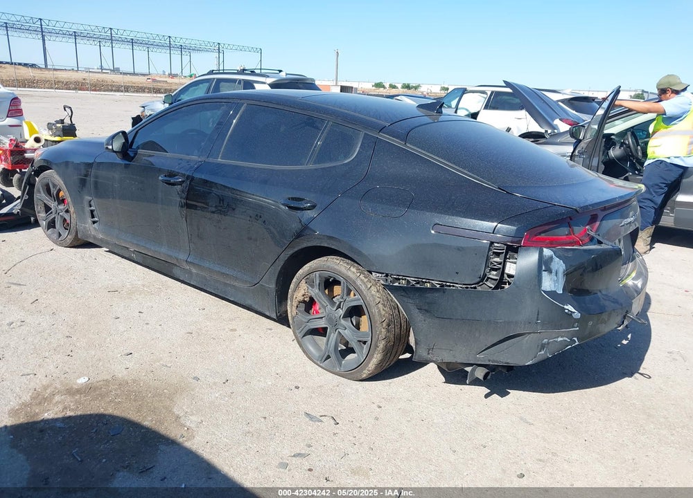 2018 KIA STINGER VIN: KNAE55LC6J6025216