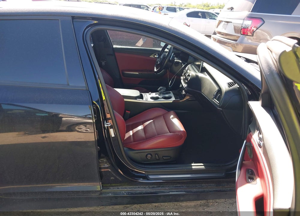 2018 KIA STINGER VIN: KNAE55LC6J6025216