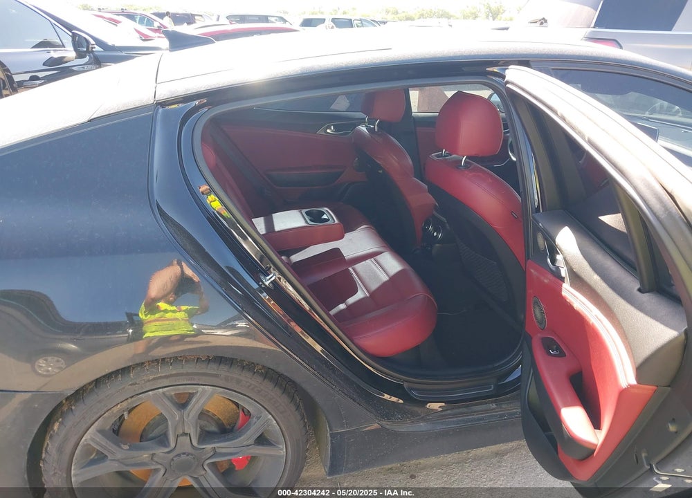 2018 KIA STINGER VIN: KNAE55LC6J6025216