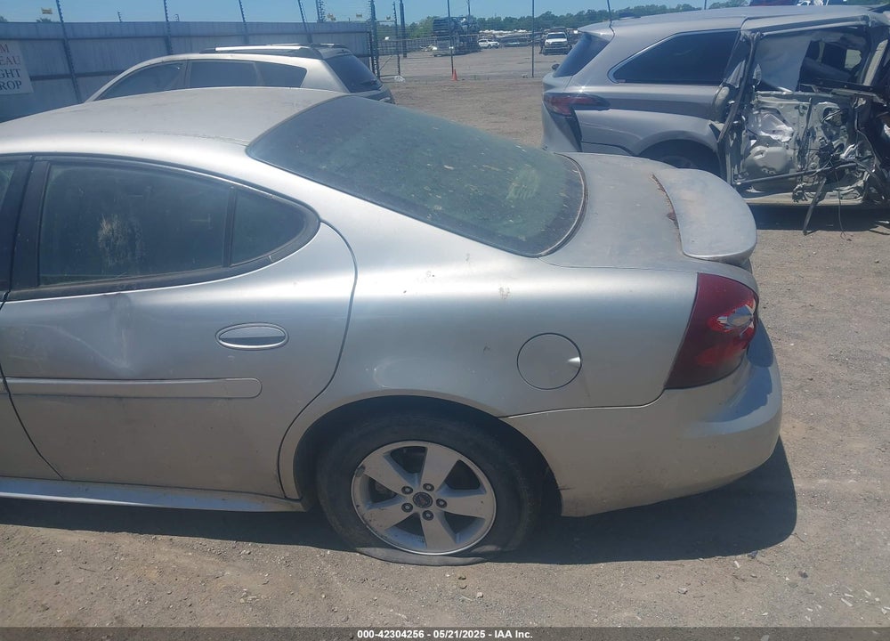 2006 PONTIAC GRAND PRIX VIN: 2G2WP552061266052